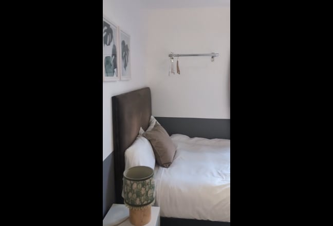 Modern Double & En‑Suite Rooms – Surrey Lane SW11  Main Photo