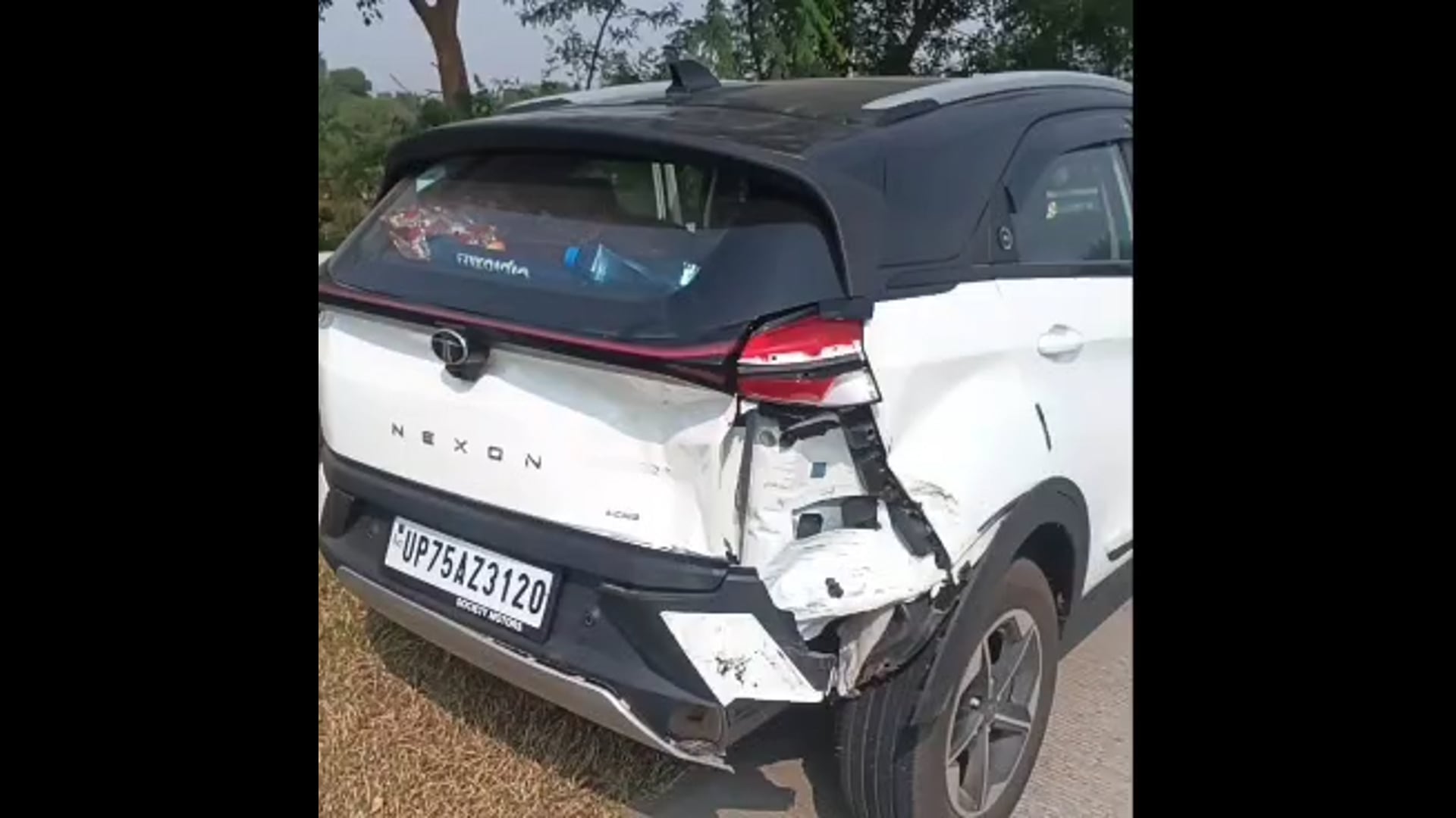 सुरीर के यमुना एक्सप्रेसवे पर,बाइक ने कार में पीछे से मारी टक्कर, दो घायल,,
