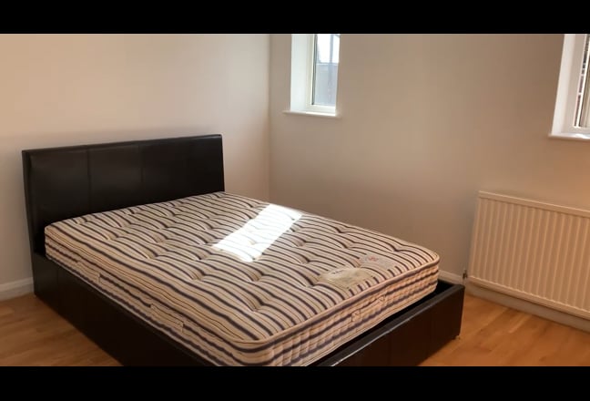 Lg Dble inc Bills Couples&pound;1100/M 31/Oct Main Photo