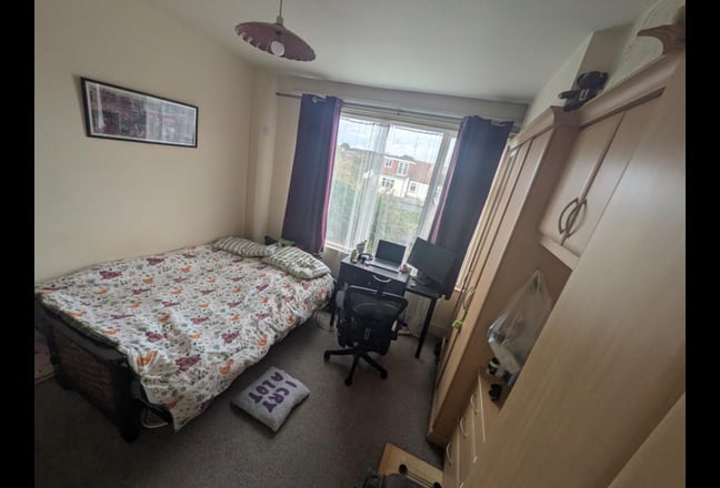 Bright room , friendly house Main Photo