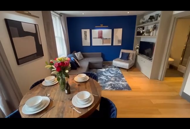 Liverpool Street Flat, near station, London. Main Photo