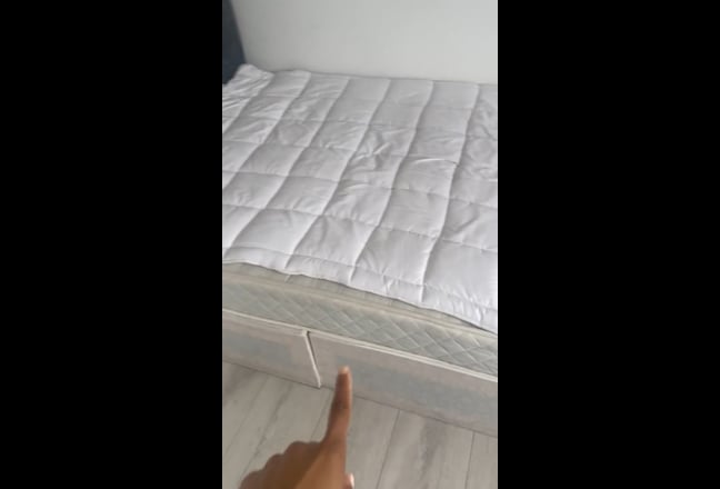 Great location,Double Bedroom, all bills included! Main Photo