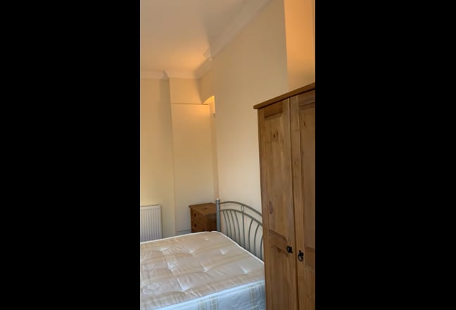 Great Size Double Room - Croydon Stn 5 Mins Walk Main Photo