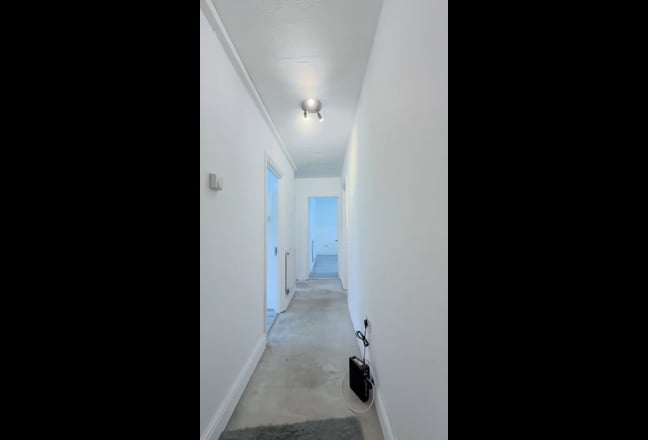 Spacious Modern flat for two sharers Main Photo
