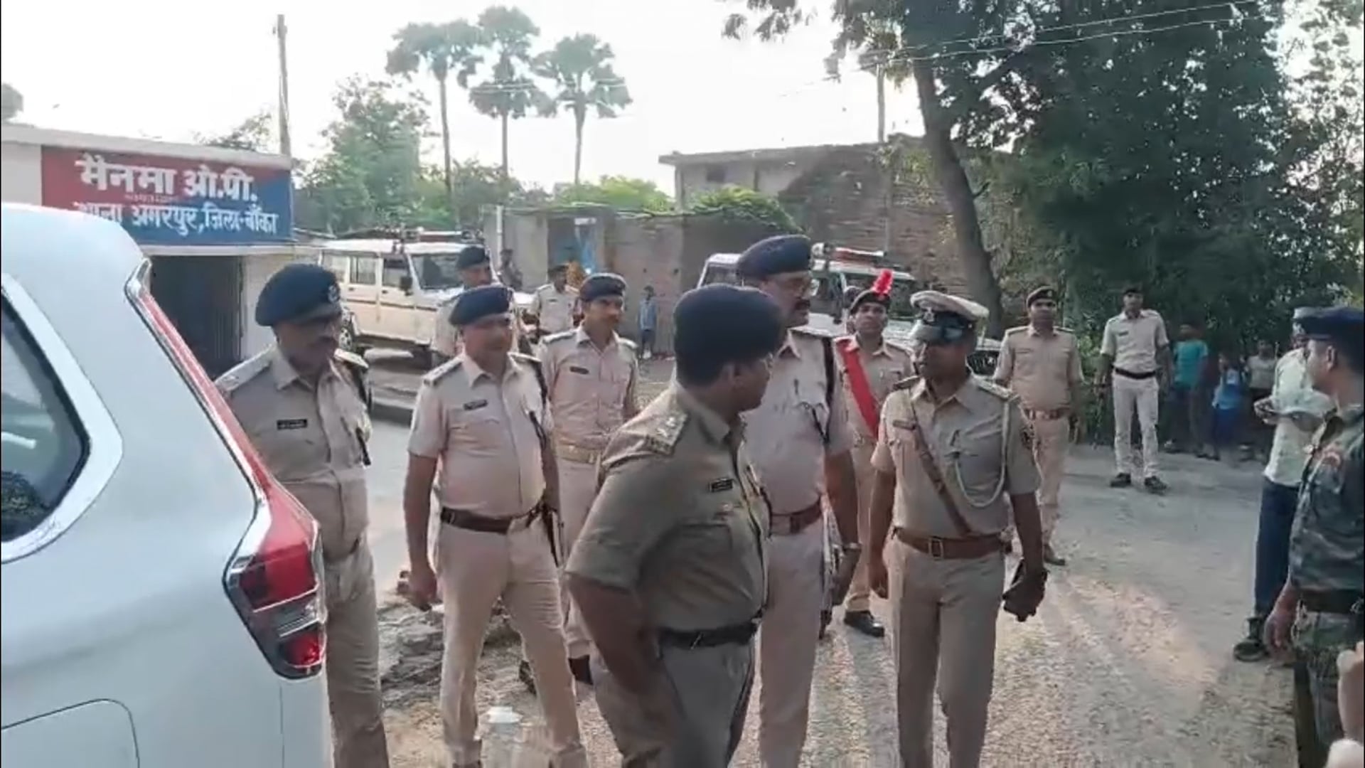 मैंनमा ओपी का एसपी अमितेश कुमार ने किया निरीक्षण 