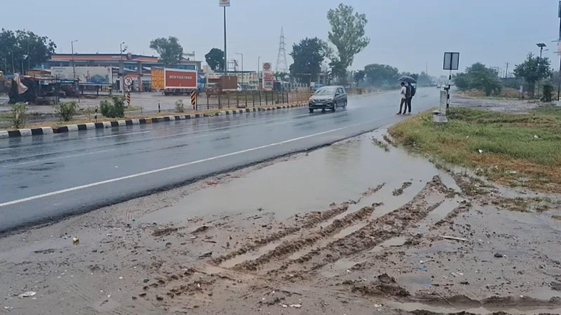 फरह शुक्रवार सुबह से हुई रिमझिम बारिश लाइव न्यूज़