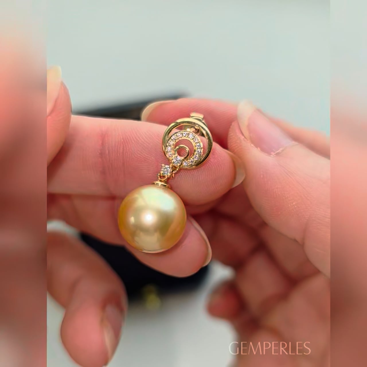 Orecchini Hamilton - Oro Giallo, Diamanti & Perle Dorate | Gemperles