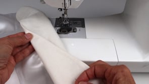 Vordere Kanten und Kragen absteppen