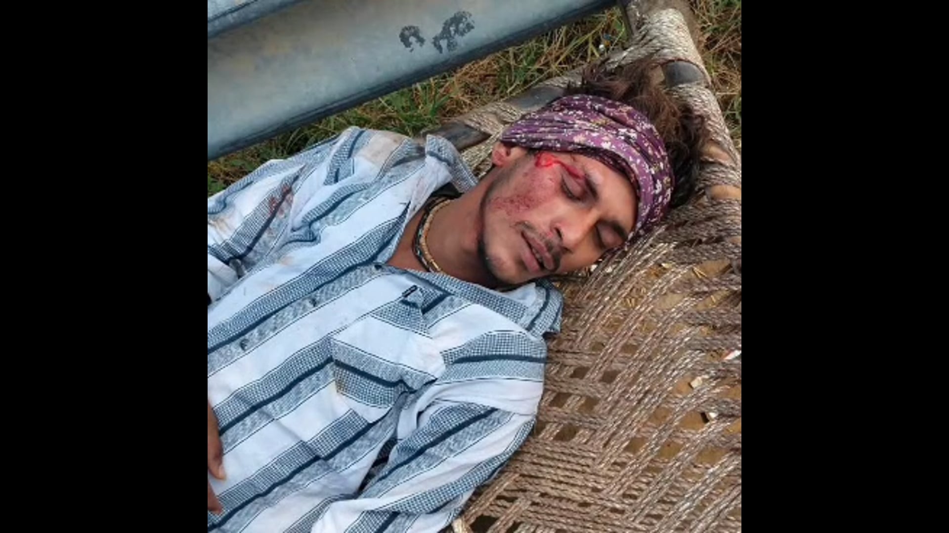 MANT-नोहझील के यमुना एक्सप्रेस वे पर बाइक ने वैगन आर में पीछे से मारी टक्कर, दो घायल,,