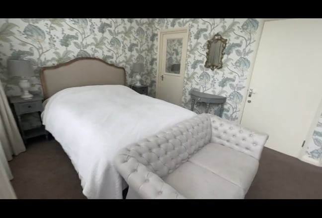 Hinwick Hall Studio apartments  Self-contained  Main Photo