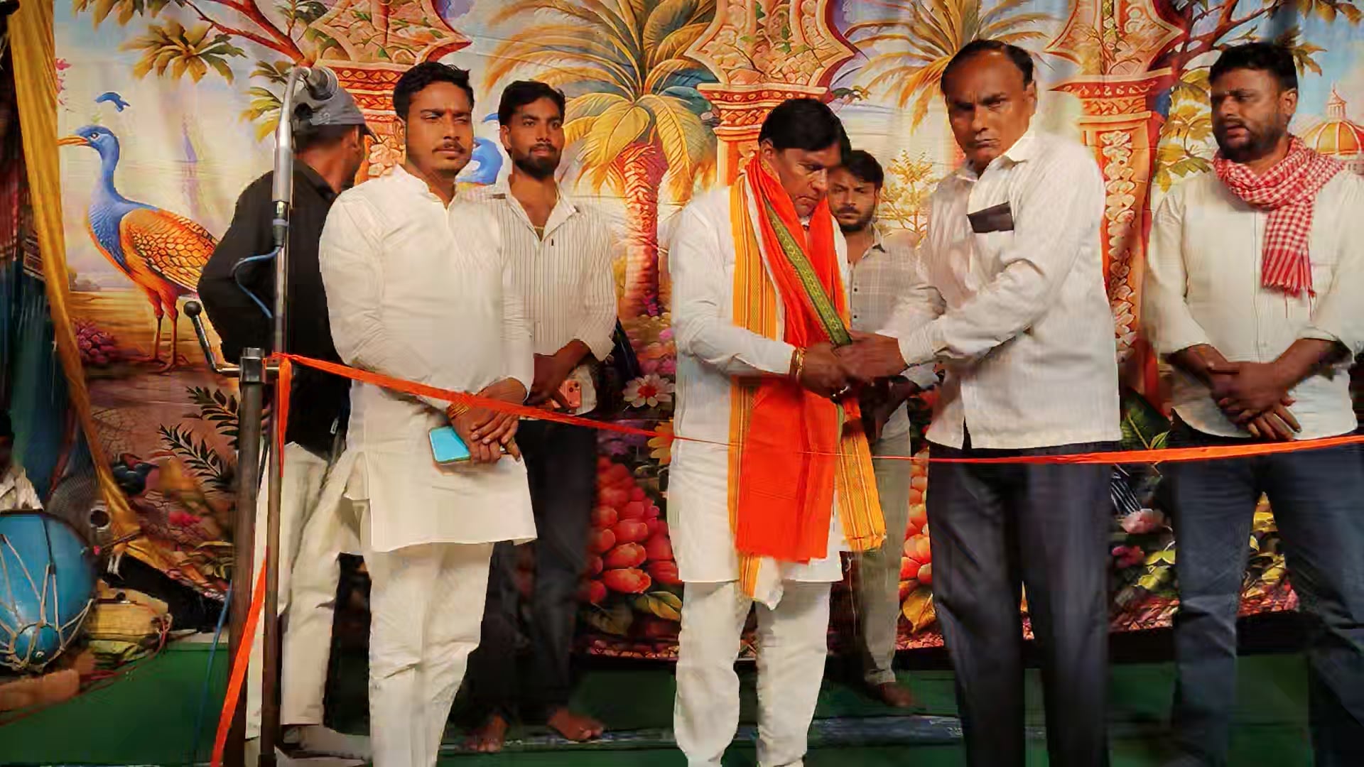बहिंगवा जोगीपुर की रामलीला का पूर्व ब्लॉक प्रमुख बसंत लाल कनौजिया ने किया भव्य उद्घाटन