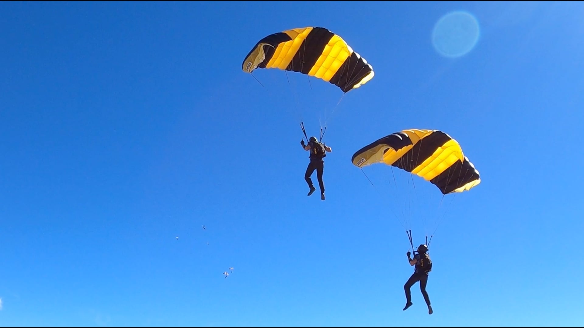 COMPETITIVE SKYDIVING