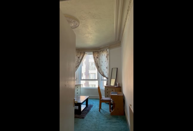 Bright double bedroom for rent in Dennistoun  Main Photo