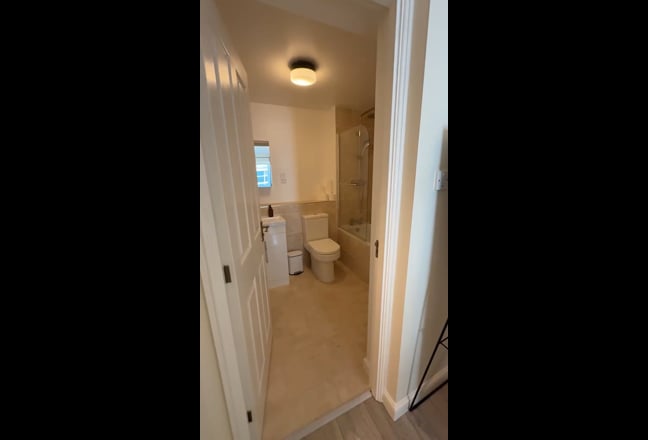 Very Large Double -Ensuite- Brand NEW Refurb Main Photo
