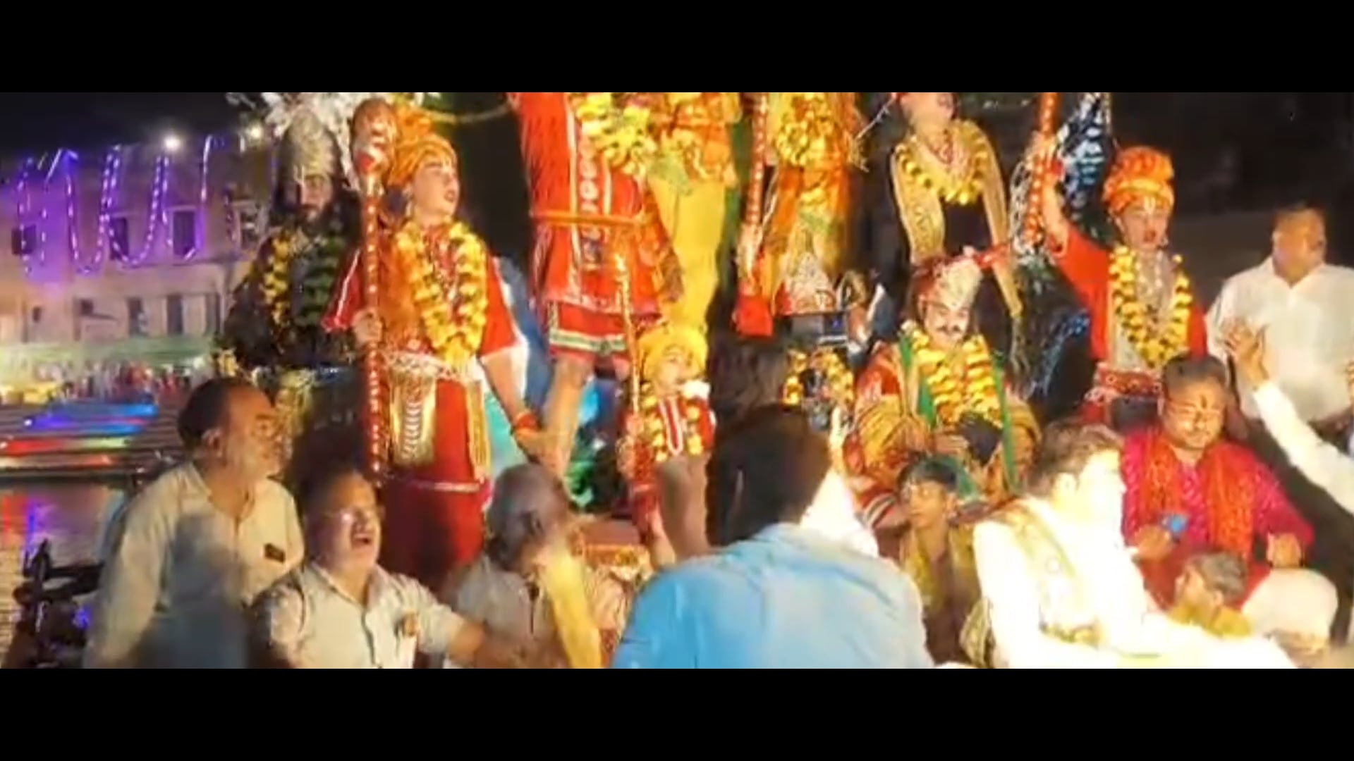 गोवर्धन की मानसी गंगा में निकली ऐतिहासिक सेतुबंध शोभायात्रा