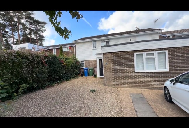Newly Refurbished Luxury Co - Living Property Main Photo