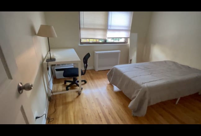Nice Room W/ Full Size Bed, #FreshMeadows 73rd Ave Main Photo