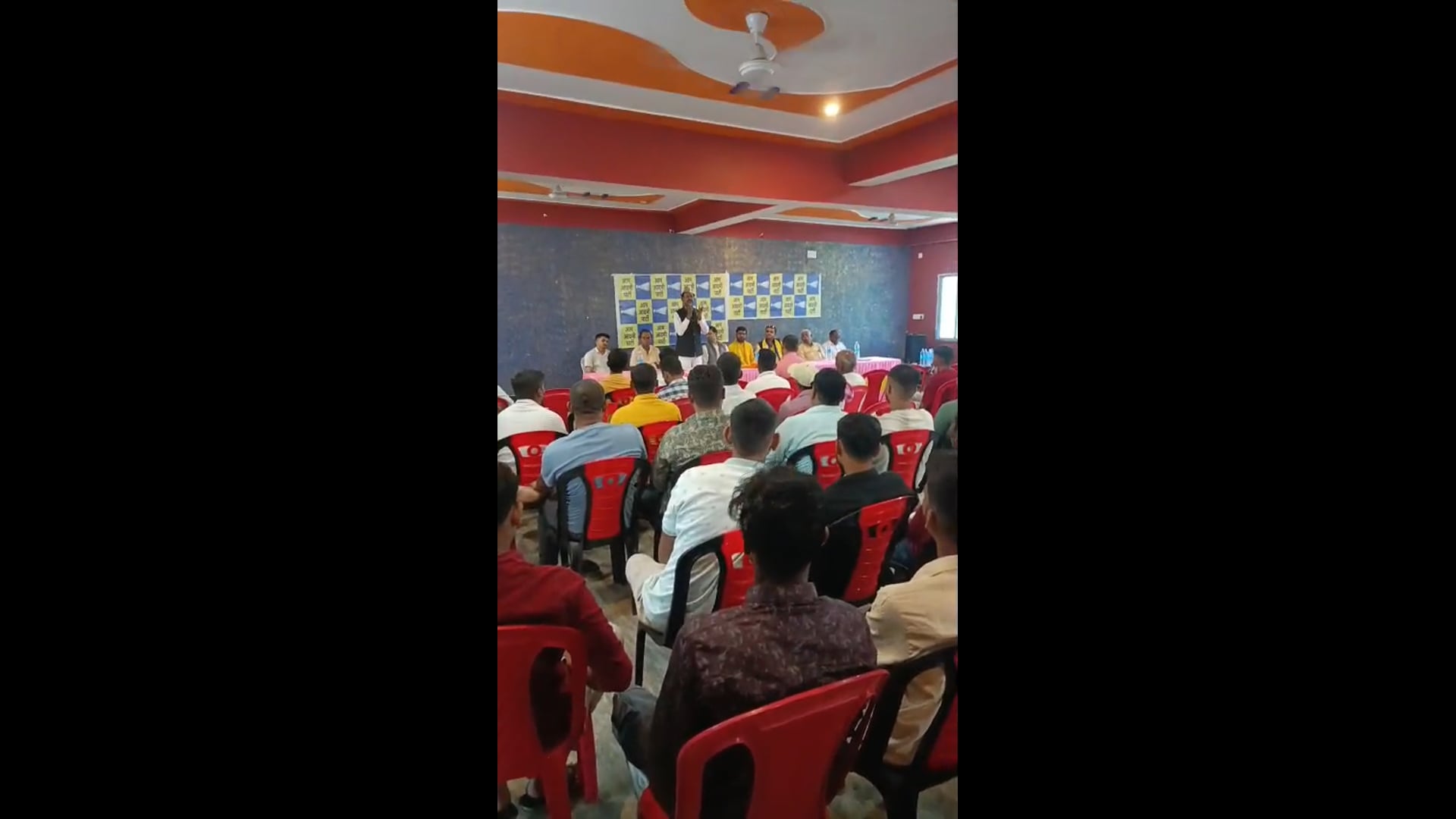 आम आदमी पार्टी की बैठक में कोशी स्नातक निर्वाचन क्षेत्र के उम्मीदवार डॉक्टर मैथ्यू एन देव को विजई बनाने की अपील