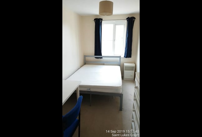  Modern Double Room in 3 bedroom Prof flat in Town Main Photo