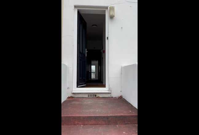 Video 1: Room 6