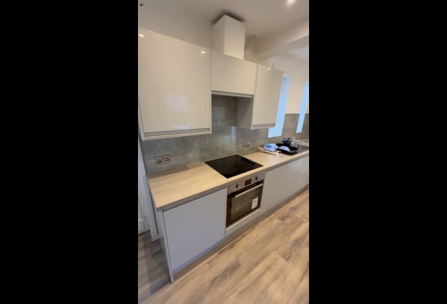 Last 2 Rooms Available BN1 - from &pound;725 ✨ Main Photo