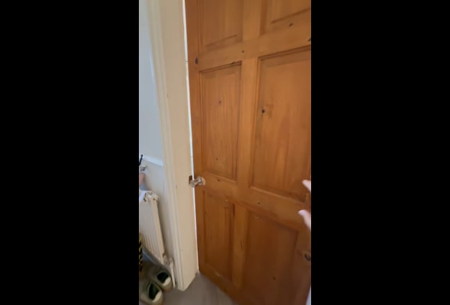 A bedroom for rent in Chesterfield City Centre Main Photo