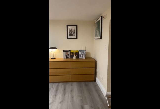 Ensuite room available in a Lux Apt😍 Main Photo