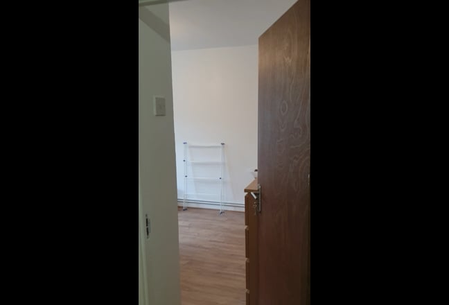 Large Double Room. All Bills Included Main Photo