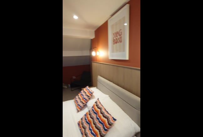 En-suite room with kitchenette | Bills included Main Photo