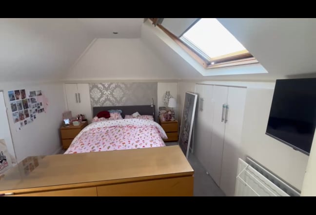 58b) Large loft Room | Refurbed | Bills Included Main Photo