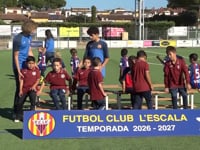 350 jugadors i jugadores agrupats en 26 equips