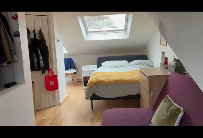 20 sqm Double bedroom - close to Clapham North Main Photo