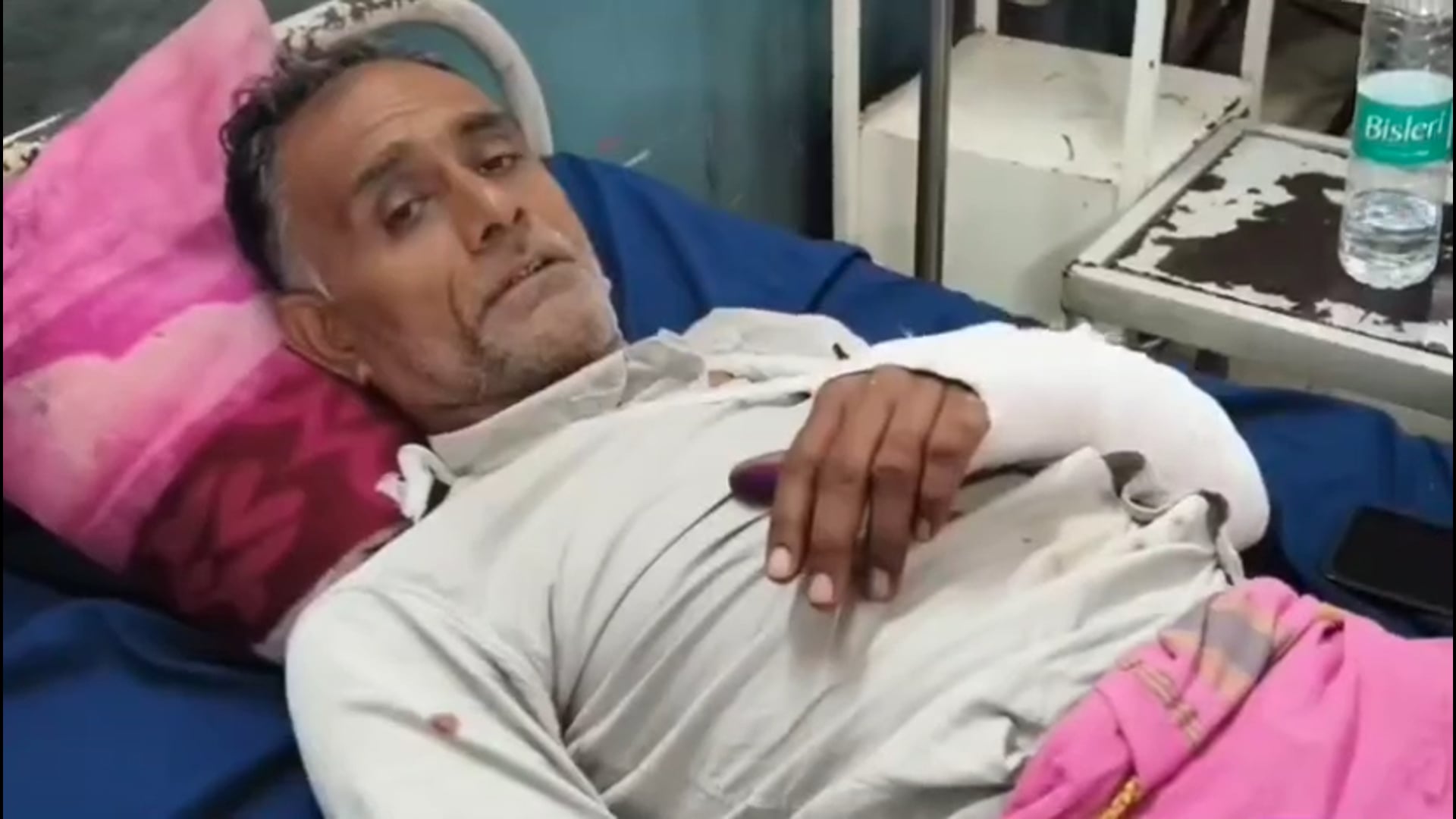 बलदेव में मंदिर जाते समय व्यक्ति पर जानलेवा हमले का आरोप, लाठी-डंडों और चाकू से हमला करने की FIR दर्ज!