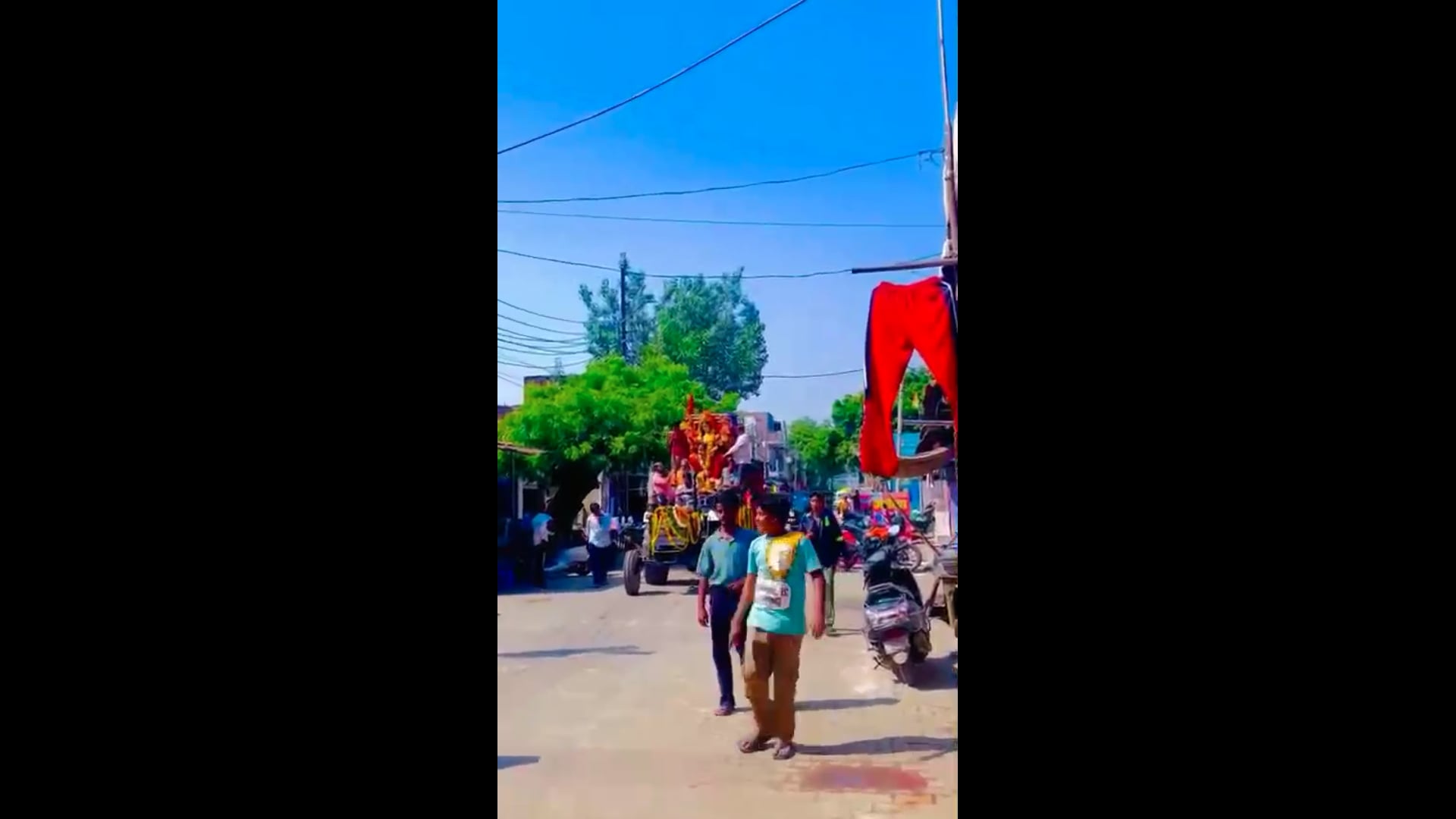 फरह मंगलवार को दशहरा के पावन पर्व पर माता रानी का विसर्जन धूमधाम से किया गया 