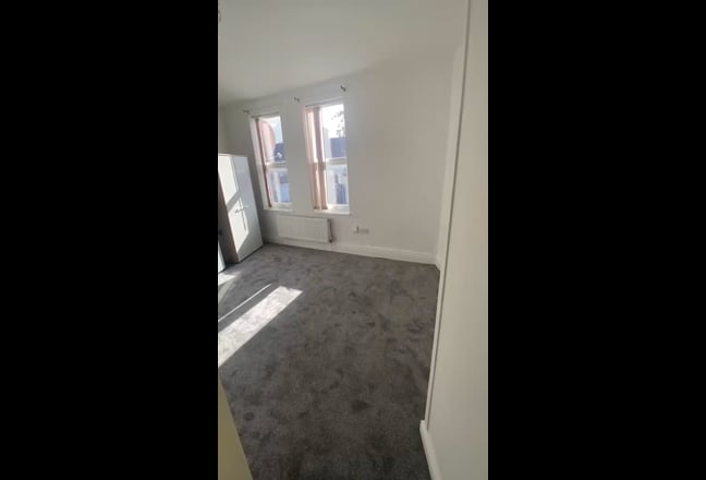 Newly Refurbished Flat Available Main Photo