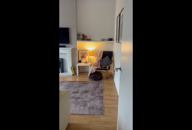 Fab bedsit reduced &pound;850 all-in+ parking NW10 9AX Main Photo