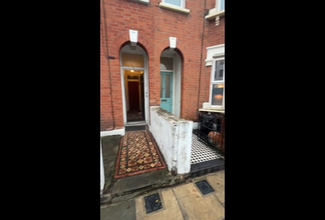 3 bed / 2 bath on Gatton Road Tooting Broadway Main Photo