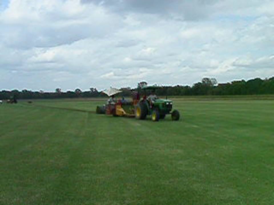 U3 Harvested at Easton Sod Farms on Vimeo