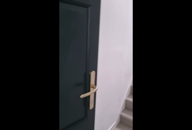 Video 1: Modern Fully Fitted Kitchen