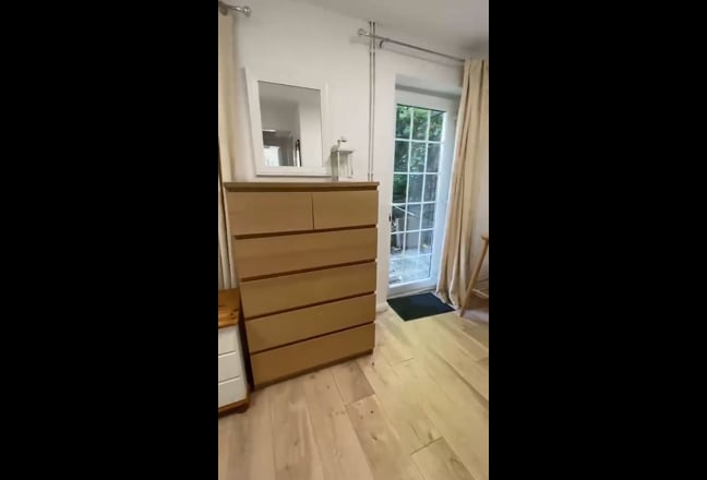 Video 1: Kitchen and ensuite 