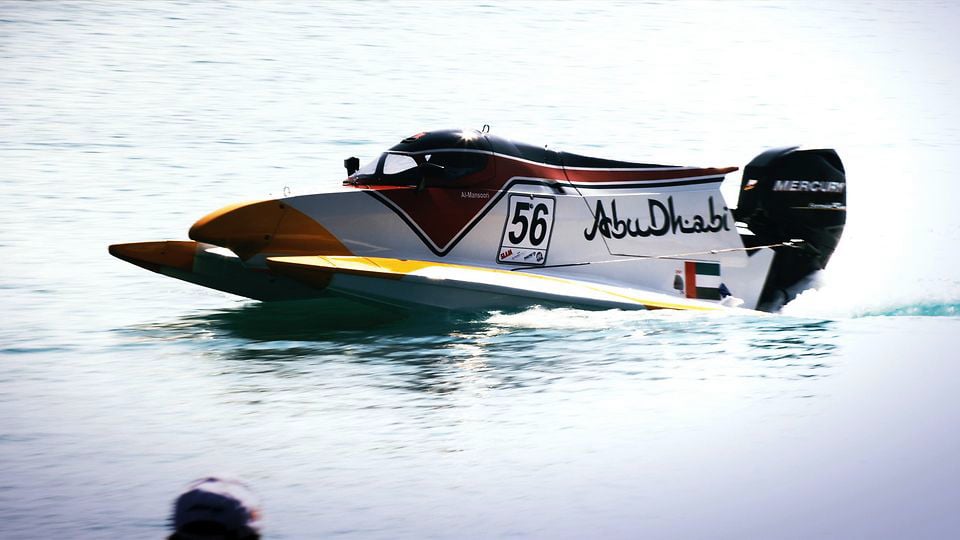 team abu dhabi f1 powerboat