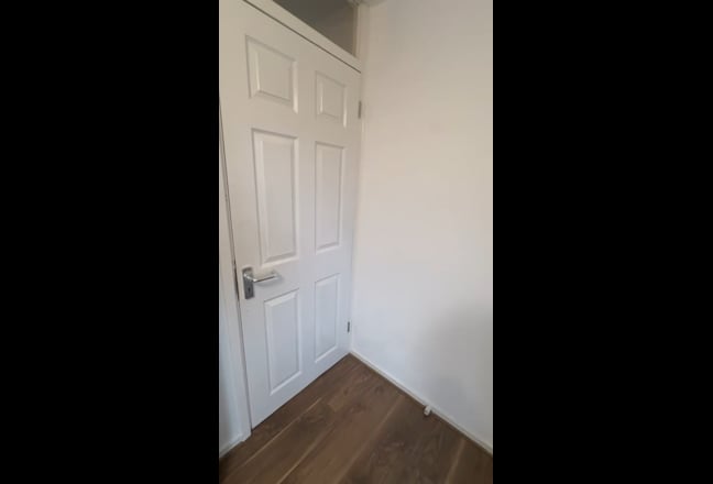 Excellent Location Islington! Main Photo