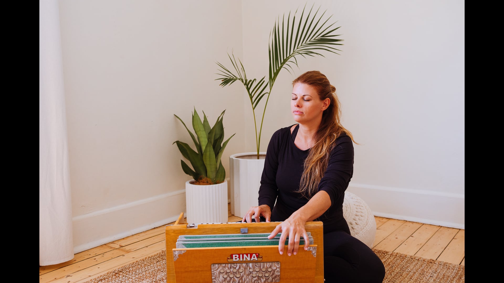 Bodywork, energy and sound healing with Morgane Stroobant
