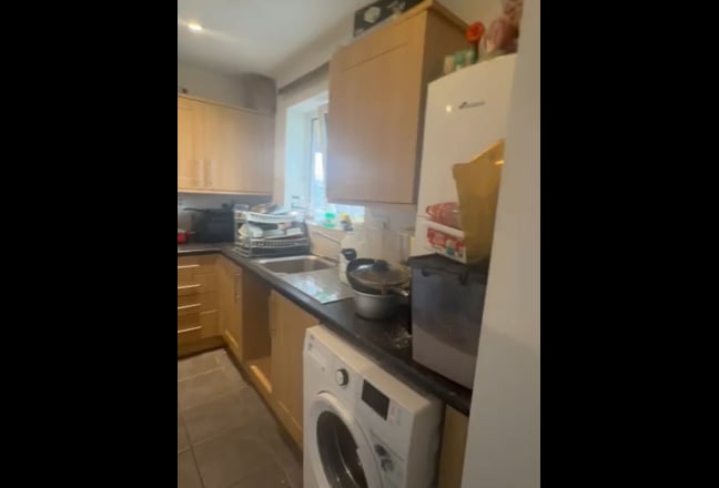 Small Double SW15 | Bills Included | &pound;700 Main Photo