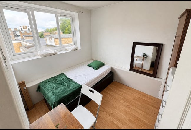 Double Room SW15 | Bills Included | &pound;870 Main Photo