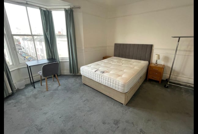 BRIGHTON Beach Large Double Ensuite💎Bills Inc💎 Main Photo