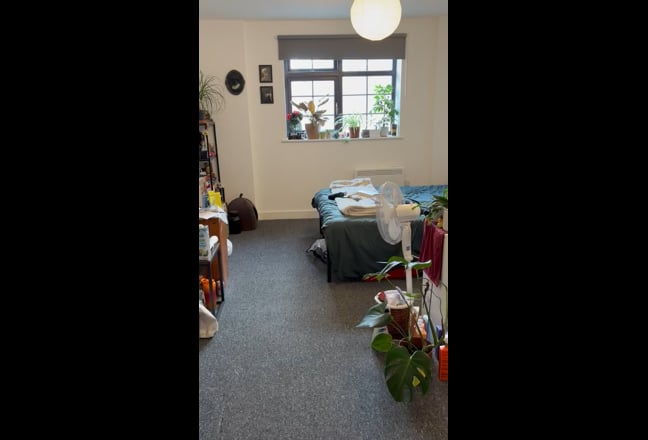 2 Large Double Rooms Available- NW2 Main Photo