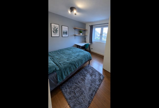 Dbl room top floor - all bills incisive  Main Photo