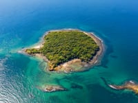 Isla Gallina – Private island in Panama, Central America – video thumbnail
