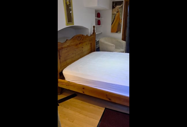 Private Apartment for One Professional Person Only Main Photo